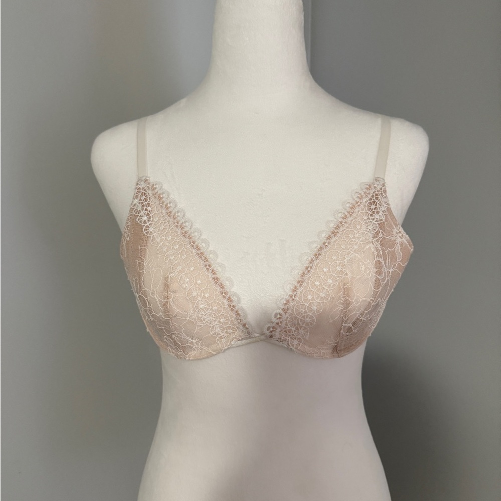Victoria’s Secret White Lace Bra